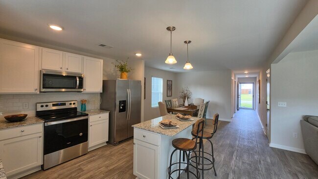 Building Photo - 1773 Camazay Dr