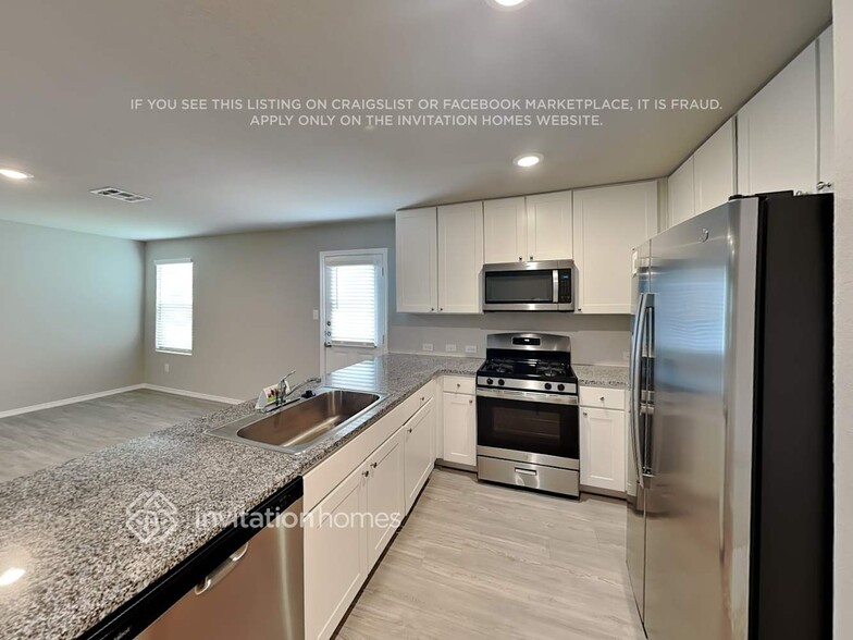 Building Photo - 7238 Lincoln Trce