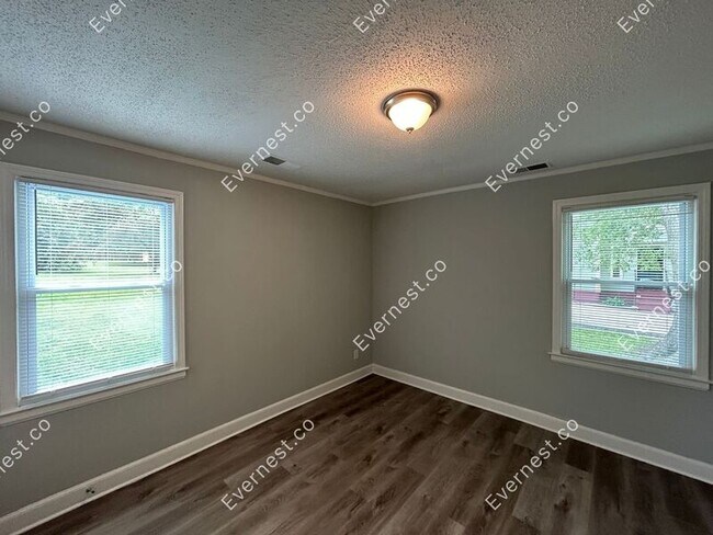 Building Photo - 4858 Auburn Rd