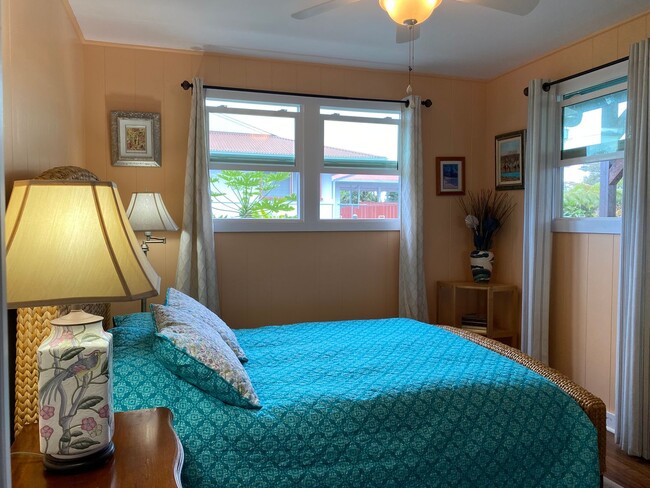 Building Photo - Kaumana Terrace Fully Furnished & Pet Frie...