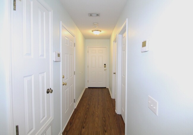 Building Photo - WIP – Coming Available 10/24! Charming 2BD...