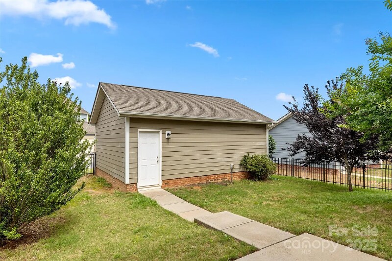 Building Photo - 1020 Bannister Rd