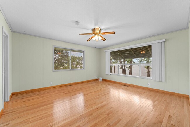 Building Photo - 471 Parkside Dr