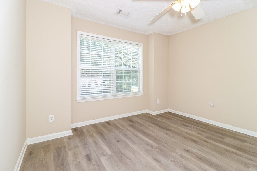 Building Photo - 1350 Enclave Way