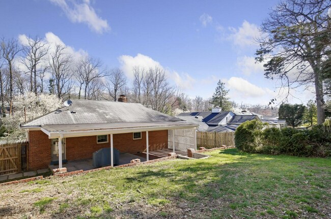 Building Photo - 5612 Massachusetts Ave