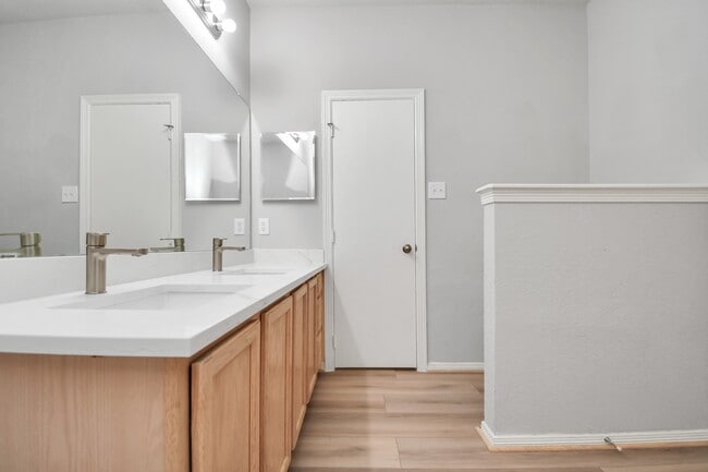 Building Photo - 24118 Wild Horses Ln