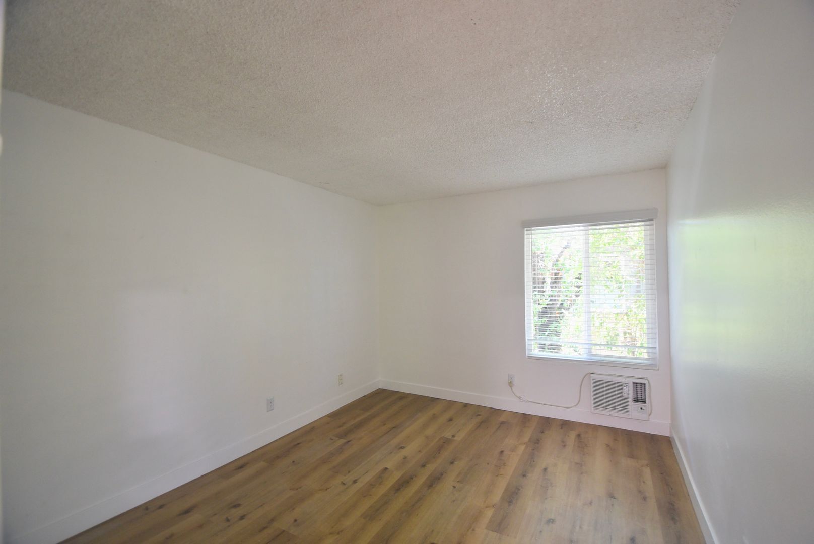 Building Photo - 7350 Kester Ave