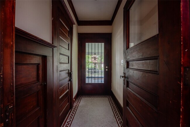 Building Photo - 376 Barrington St