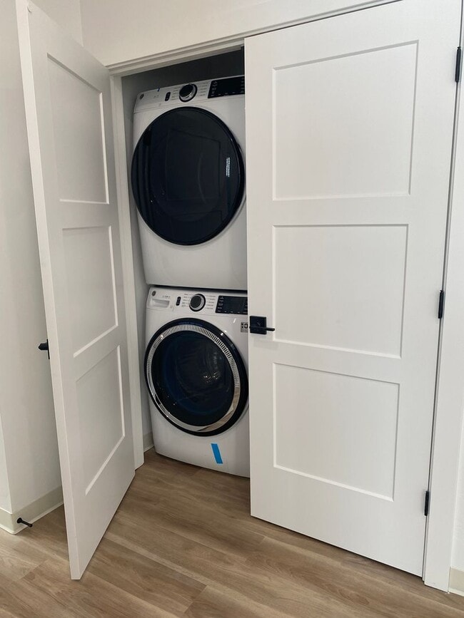 Building Photo - Driggs - New Flats at Teton Peaks Unit 204