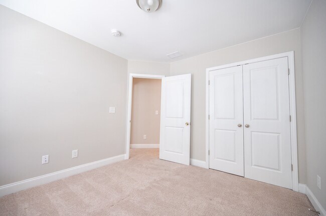 Building Photo - 7801 Montview Rd