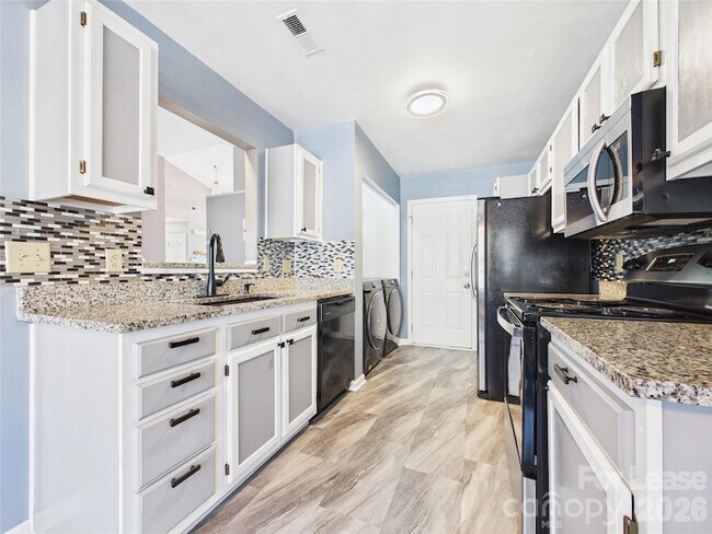 Building Photo - 14133 Walkers Crossing Dr