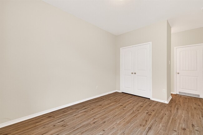 Building Photo - 2754 Little Caney Way