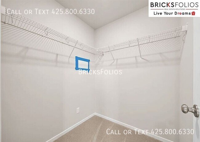 Building Photo - 14941 Wallace Ave E