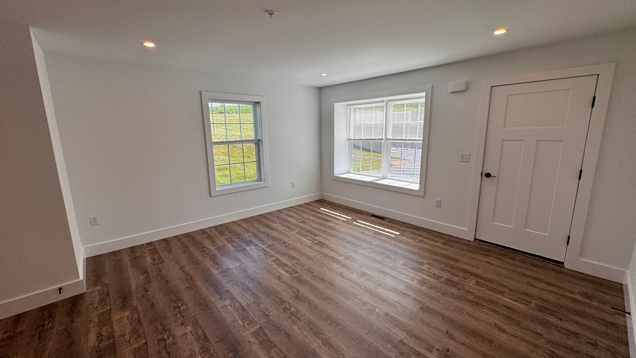 Building Photo - 19 Burk Ct