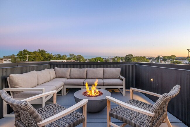 Building Photo - 1117 3rd Ave S