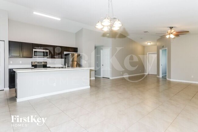 Building Photo - 2219 SW Haycraft Cir