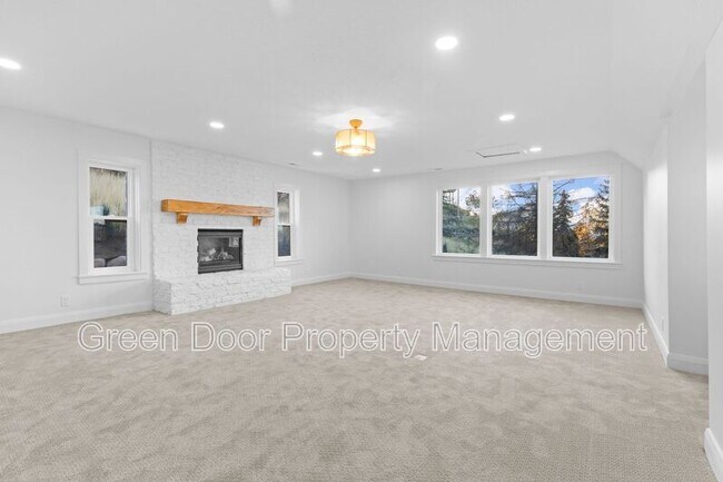 Building Photo - 2460 Dimple Dell Rd