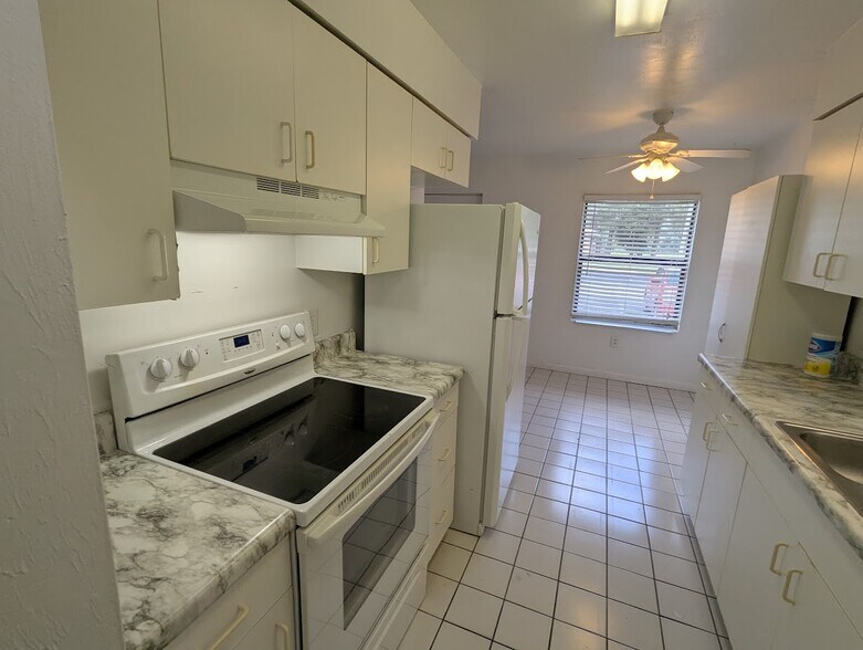 Building Photo - 3600 SW 23rd St