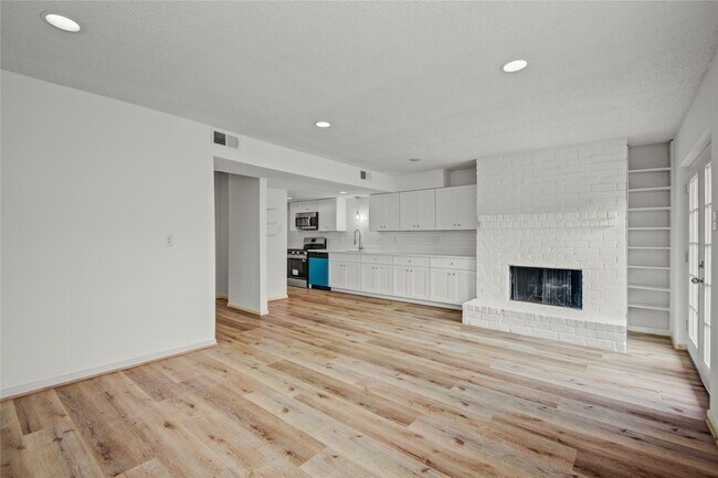 Building Photo - 1334 Country Pl Dr