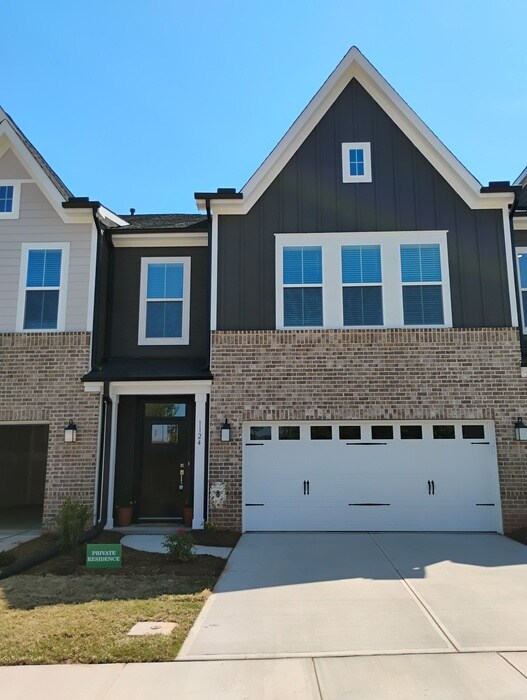 Building Photo - Ovation @ Sweetbrier