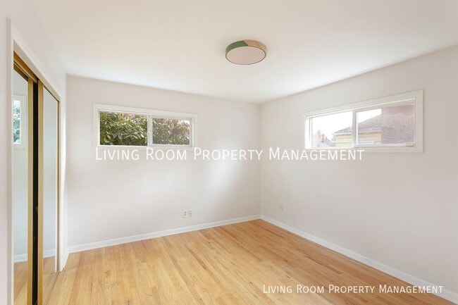 Building Photo - 3524 NE Simpson St