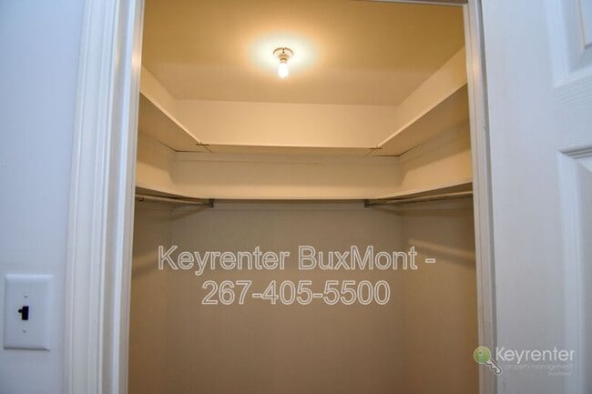 Building Photo - 5 Sandy Ridge Dr