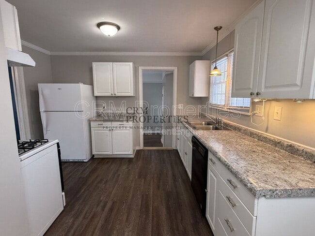 Building Photo - 513 James Dr