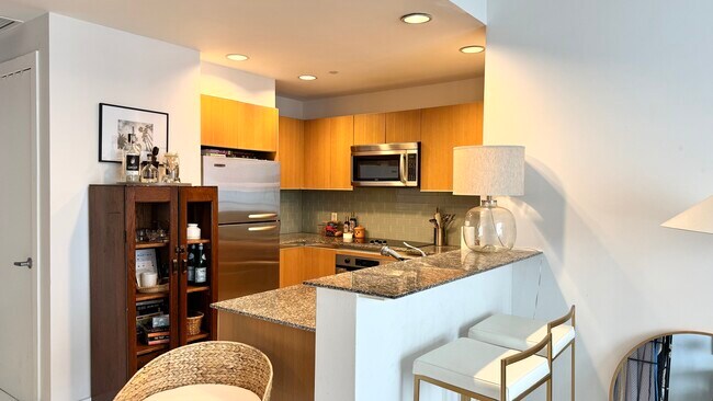 Building Photo - 1050 Brickell Ave