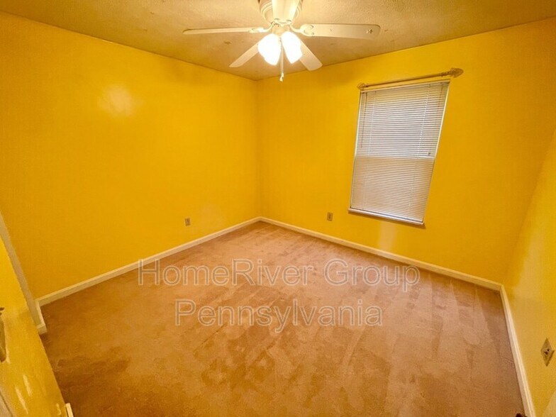 Building Photo - 304 Moosehead Dr