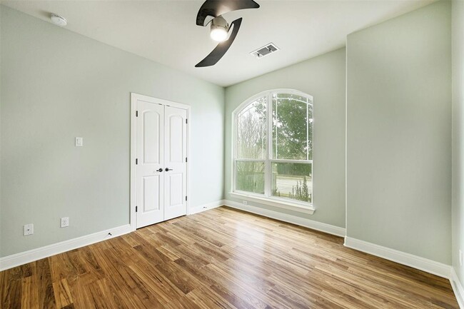 Building Photo - 104 Turvey Cove