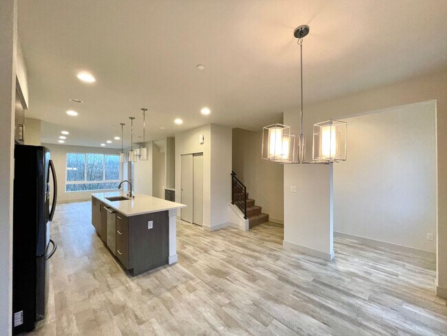 Building Photo - Great TownHome For Rent