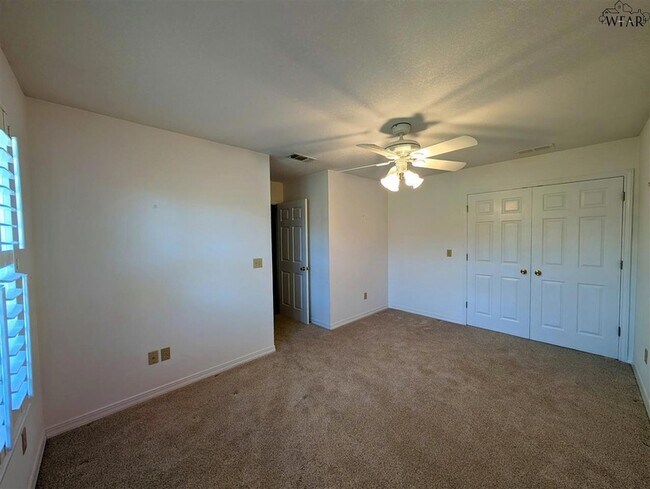 Building Photo - 1431 Cherokee Cir