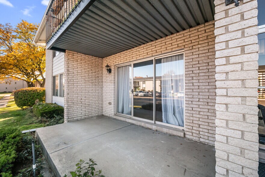 Building Photo - 8353 Kennedy Cir