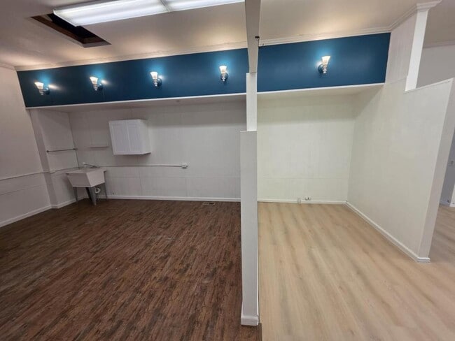 Building Photo - 128 S Water St