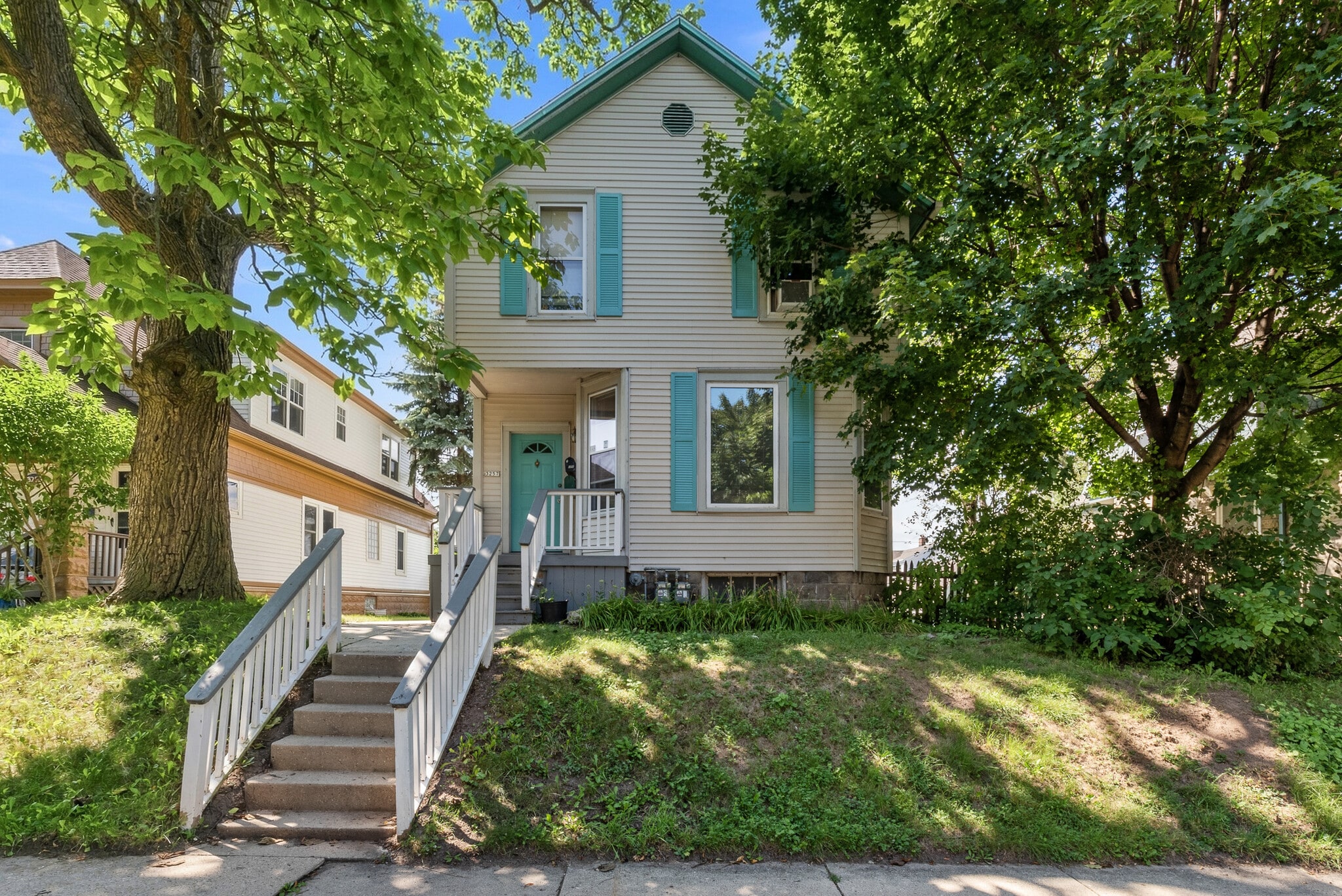 Building Photo - 3257 N Newhall St