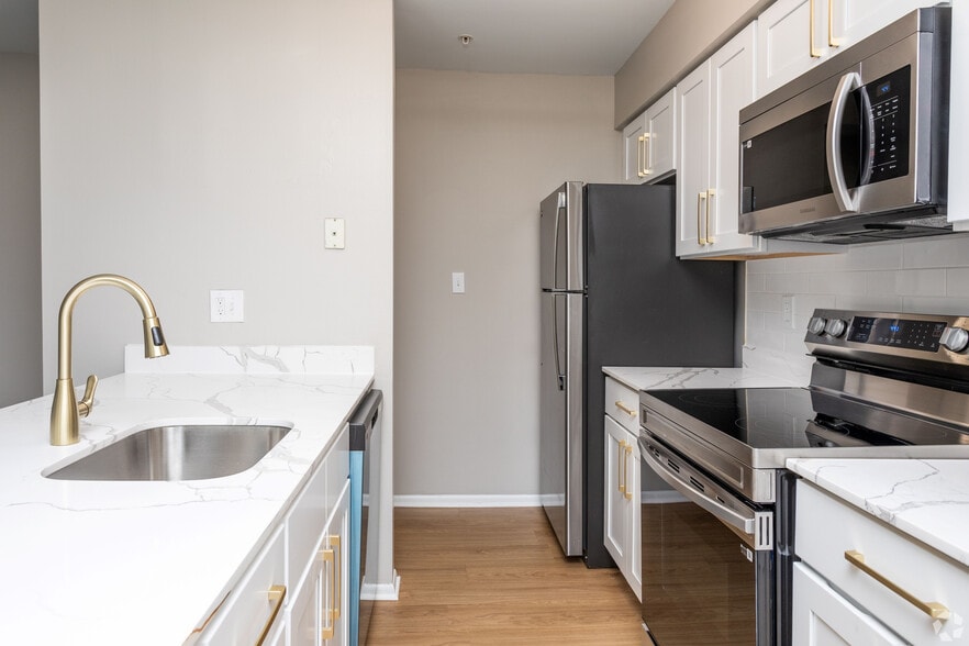 Redesigned two bedroom home with upgraded kitchen - Autumn Town Center