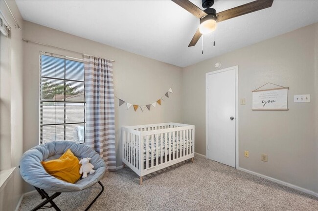 Building Photo - 7752 High Village Dr