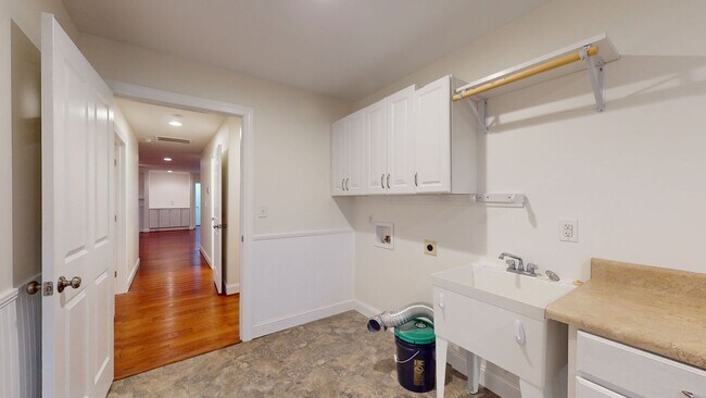 Building Photo - 202 Tidewater Dr