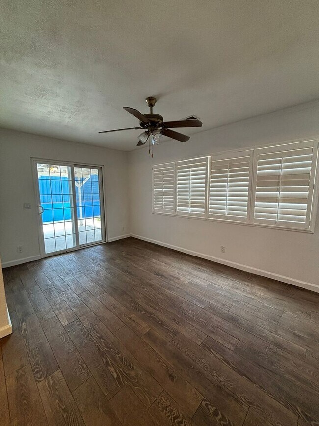 Building Photo - 4122 Aragon Dr