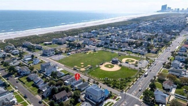 Building Photo - 303 24th St S