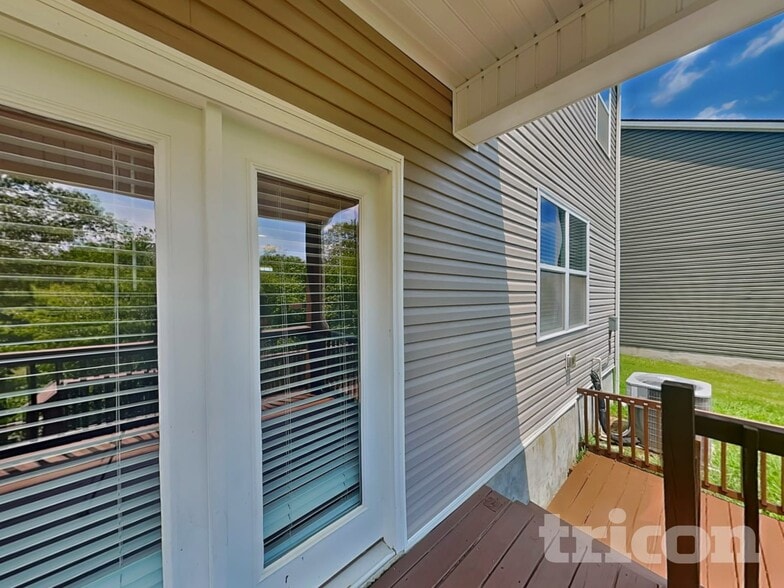 Building Photo - 752 Prominence Rd