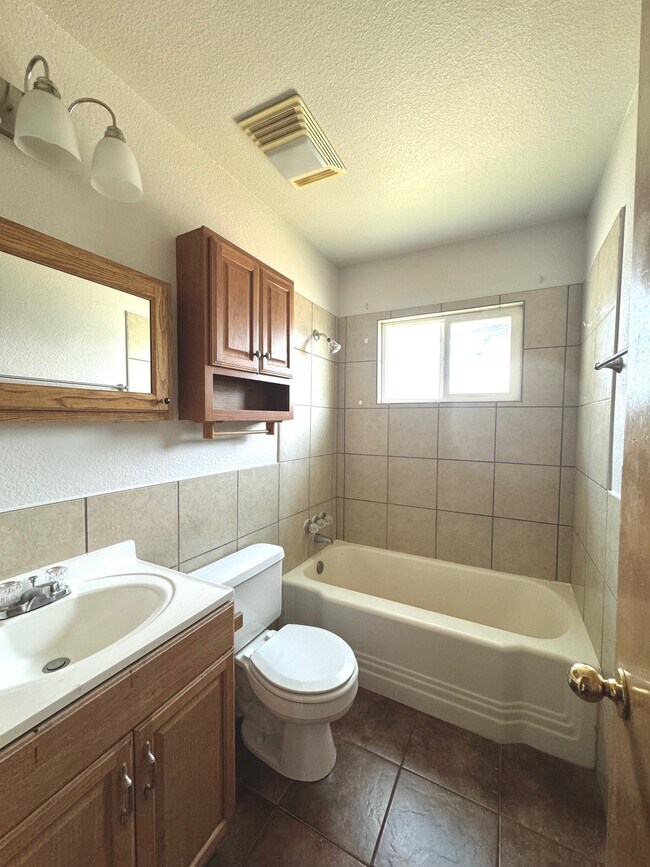 Building Photo - 2809 Westhaven Cir