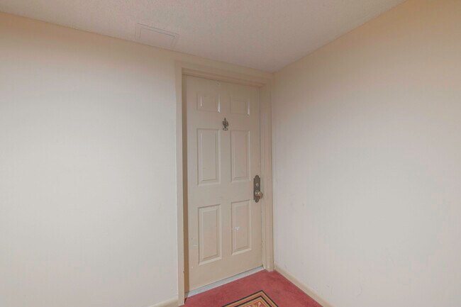 Building Photo - 5600 N Flagler Dr