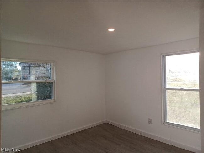 Building Photo - 2450 Vestal Rd