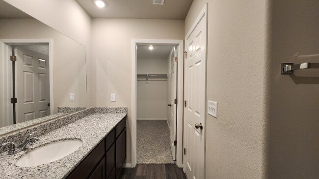 Building Photo - 2606 S Silver St