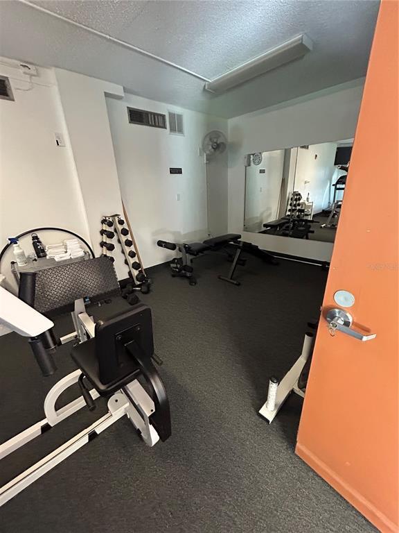 Building Photo - 690 Osceola Ave