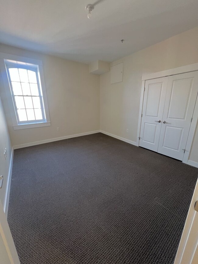 Building Photo - Putnam Hotel – $2,041 – 1 Bedroom/1 Bathroom, 755 SQ.FT. – UTILITIES INCLUDED