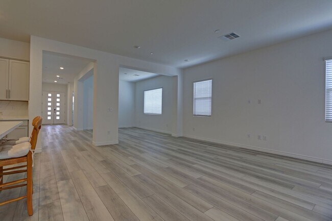 Building Photo - New Home in Summerlin 55+ Community