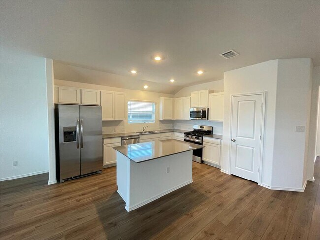 Building Photo - 337 Jeffers