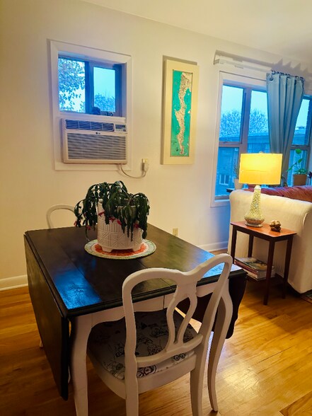 Building Photo - 352 S 1st Ave